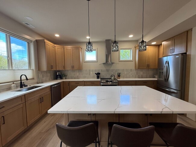 Building Photo - Now renting brand-new 3 bedroom, one study/Den, 2.5 bathroom House $3,650 unfurnished and $6,000 ...