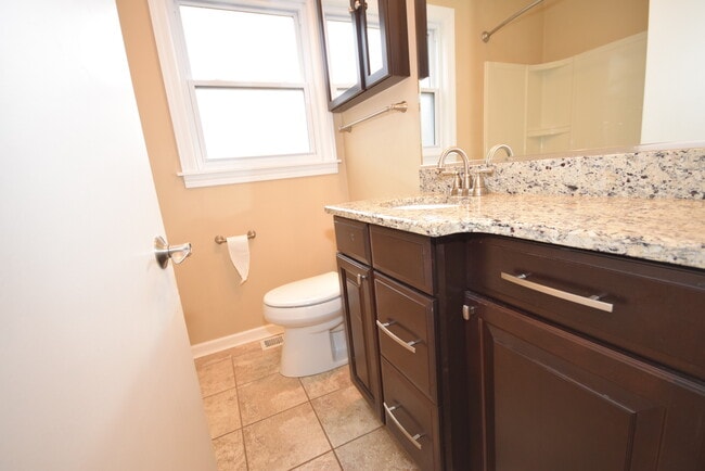 Building Photo - 5551 S Mason Ave