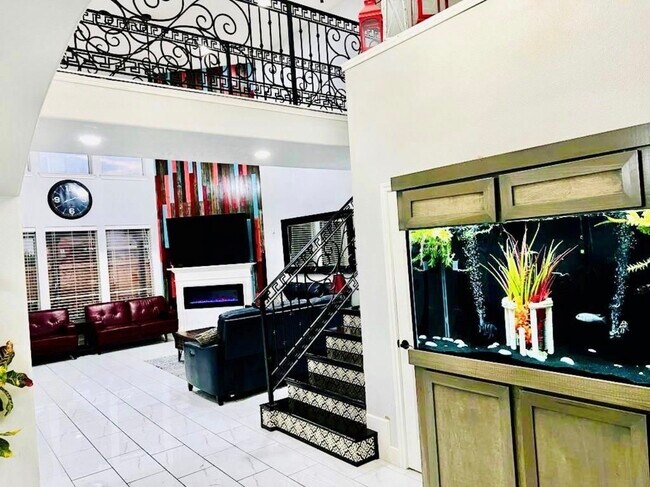 Building Photo - 5902 Crestford Park Ln