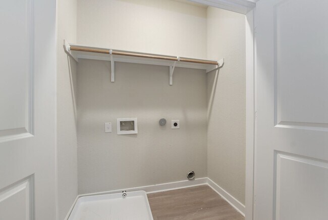 Building Photo - Town Homes At Stadium Point