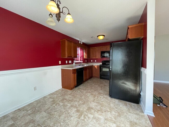 Building Photo - Absolutely Adorable!