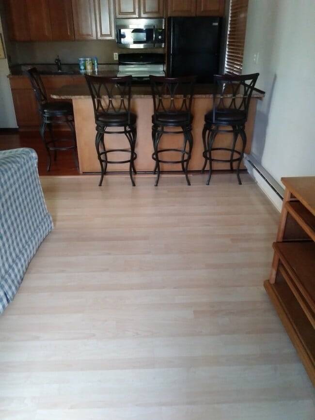 Building Photo - 72 Woodbine Dr