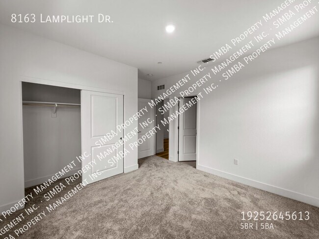 Building Photo - 8163 Lamplight Dr