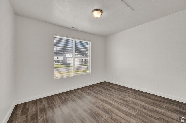 Building Photo - 1034 S 850 W