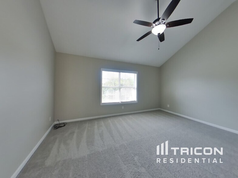 Building Photo - 1498 Wilderness Way