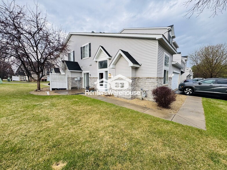 Building Photo - 6808 Meadow Grass Ln S