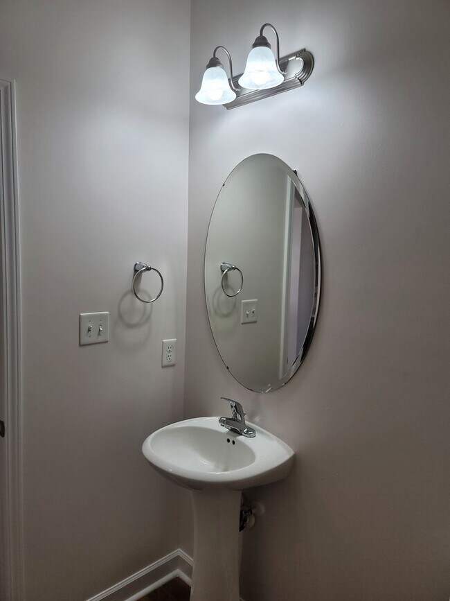 Building Photo - Immaculate 4 Bedroom, 3.5 Bath Home Located in Established Neighborhood. Minutes from Fort Bragg!