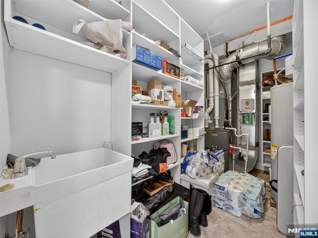 Building Photo - 4 Wesmont Drive