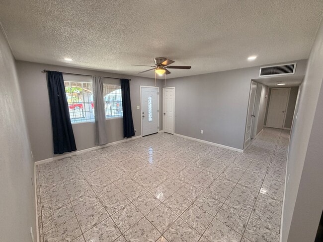 Building Photo - Single Story *NO* Carpet + *NO* HOA Avondale Home For Rent!