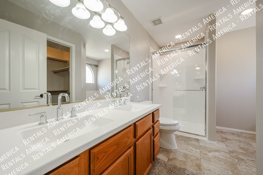 Building Photo - 1210 W Kelly Ln