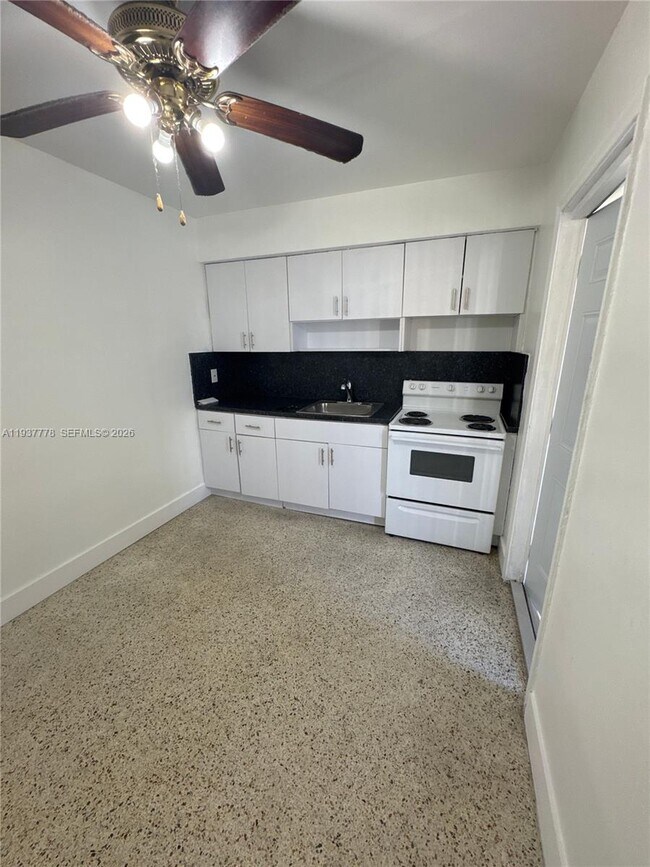 Building Photo - 1026 NW 2nd St