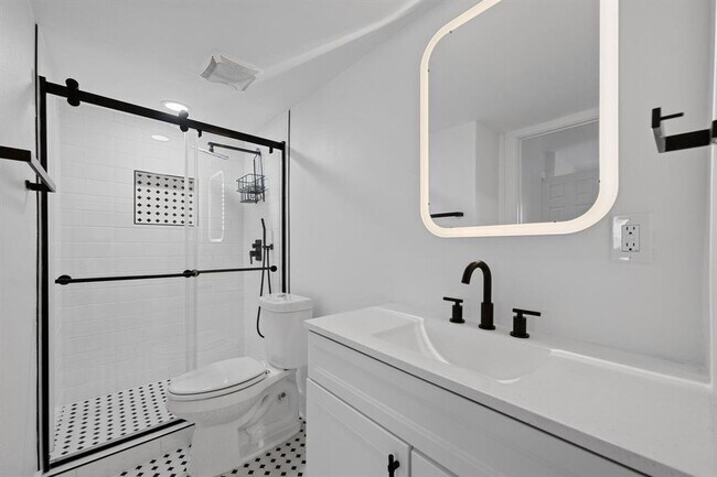 Building Photo - 6411 Chimney Creek Cir