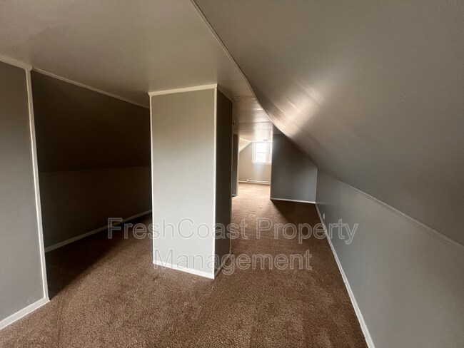 Building Photo - 3402 E 145th St