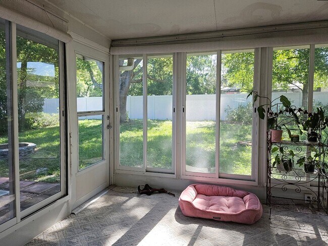 Building Photo - Charming 2 Bed, 2 Bath Home for Rent in Sp...