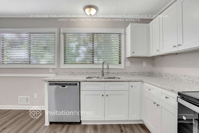 Building Photo - 5001 Post Rd Pass