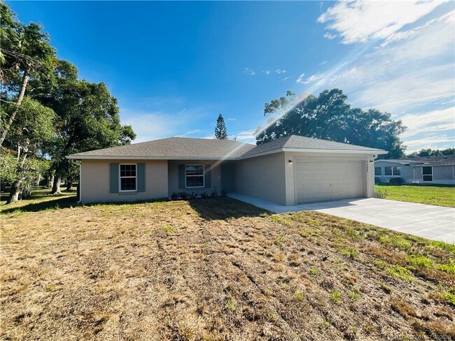Building Photo - 7702 Lakeland Blvd
