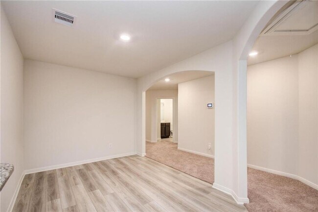 Building Photo - Charming 3BR House in Cleveland