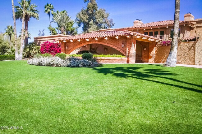 Building Photo - 7156 Oakmont Dr