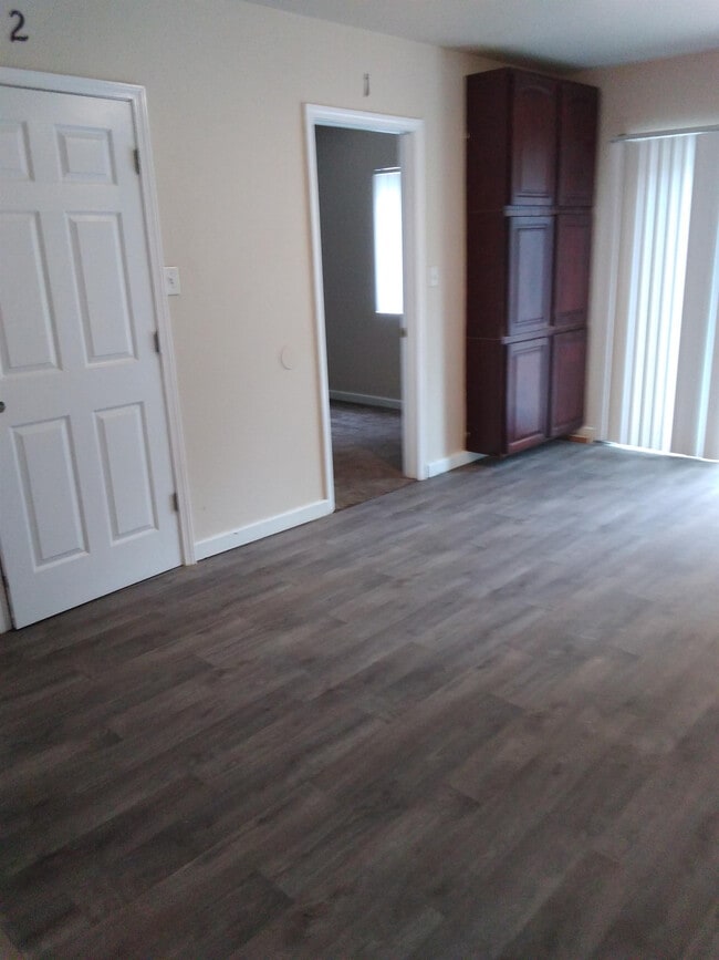 Building Photo - 701 S James St