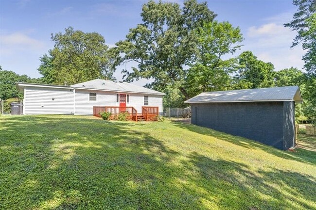 Building Photo - 1517 Gaylor Cir SE