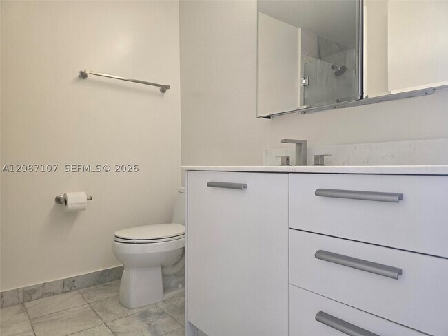 Building Photo - 1060 Brickell Ave