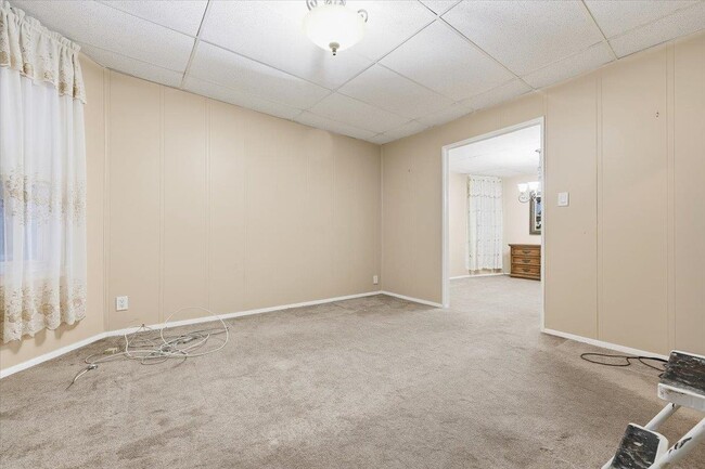 Building Photo - 98 W 47th St