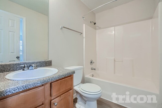 Building Photo - 712 Walton Dr