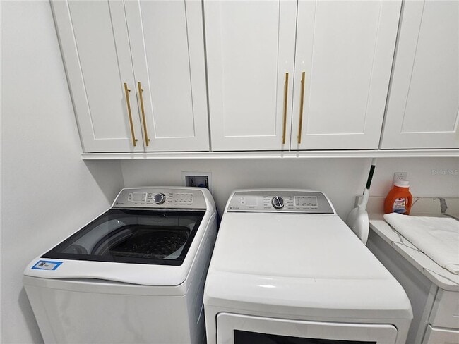 Building Photo - 2075 Jewell Ave