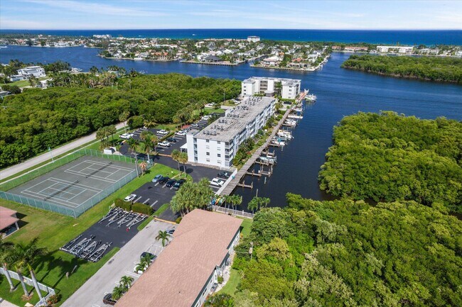 Building Photo - 689 NE 6th Ct