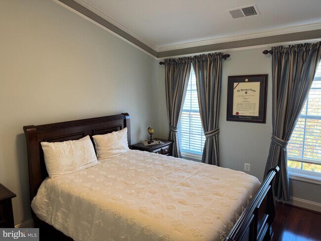 Building Photo - 25505 Oak Medley Terrace