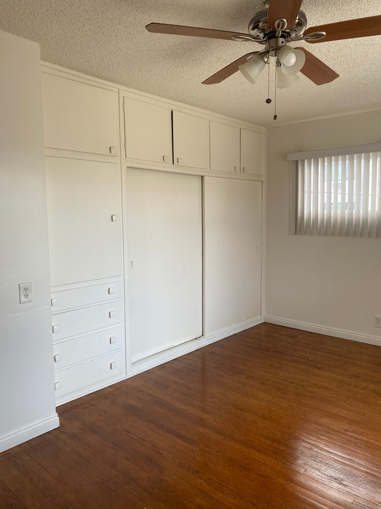 Building Photo - 4380 W 136th St