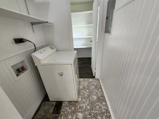 Building Photo - "Charming 3-Bedroom Home in Indianapolis –...