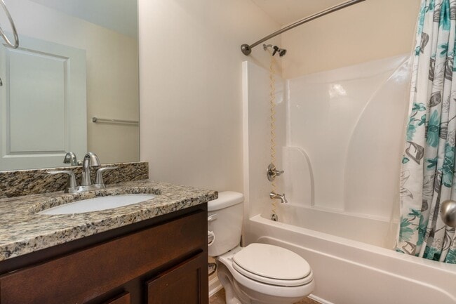 Building Photo - Amazing home in quiet and established neighborhood