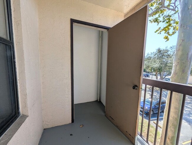 Building Photo - Charming 1 Bedroom / 1 Bathroom Condo – Pompano Beach
