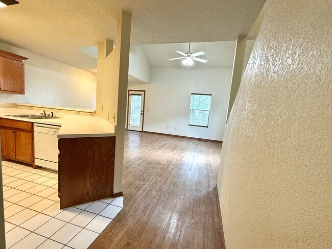 Building Photo - 3320-3322 Ridgecrest Cir