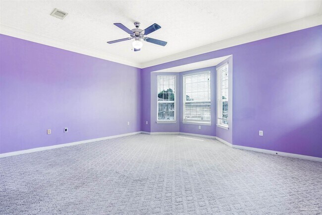 Building Photo - 13 Chatelaine Cir SE