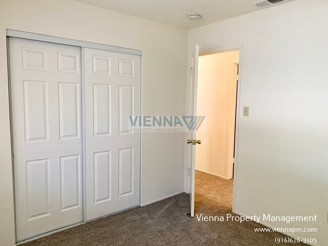 Building Photo - 3309 Huntsman Dr