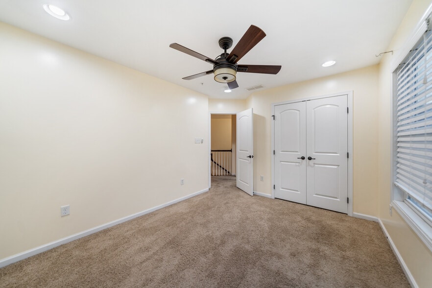 Building Photo - 3114 Raintree Dr