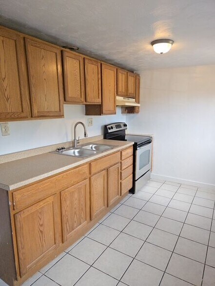Primary Photo - 13 Calhoun Ave