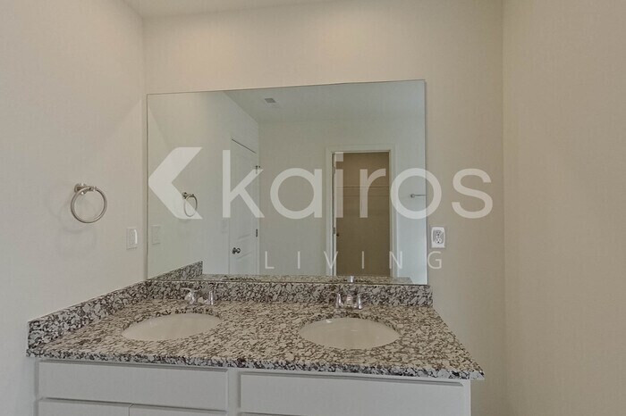 Building Photo - 80 Stodmire Ct