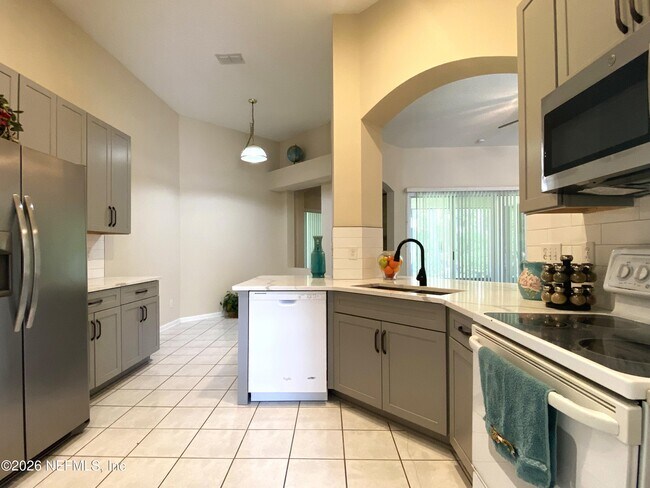 Building Photo - 10519 Creston Glen Cir E