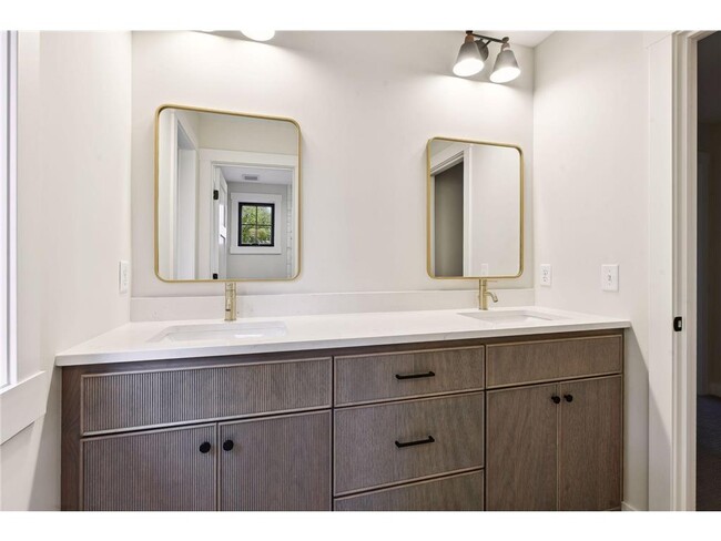 Building Photo - 21845 Byron Cir