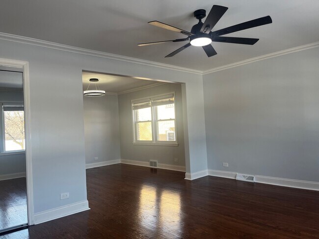 Building Photo - 6522 Spaulding Ave