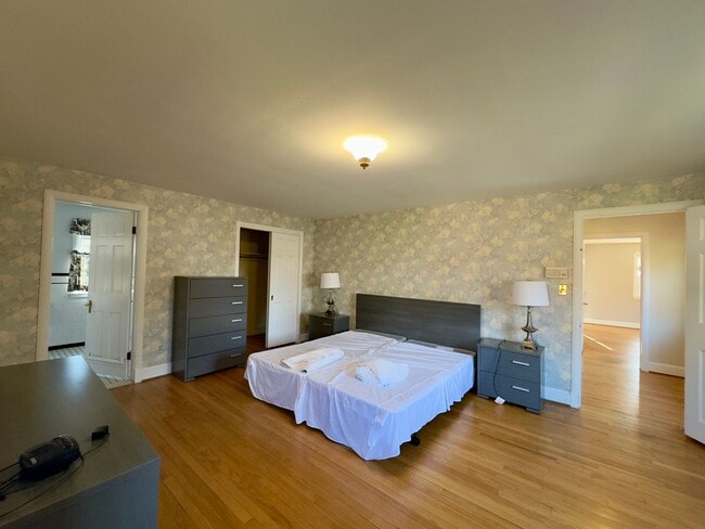 Building Photo - Charming 4 Bedroom/3.5 Bathroom Detached Home in Homeland, MD!