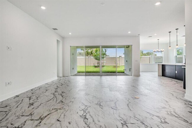 Building Photo - 8373 Ivy Stark Blvd