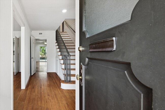 Building Photo - 2506 Avalon Pl