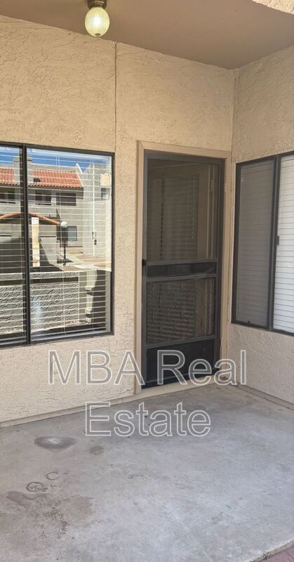 Building Photo - 11666 N 28th Dr