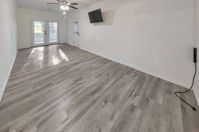 Building Photo - 83 Sunset Ln