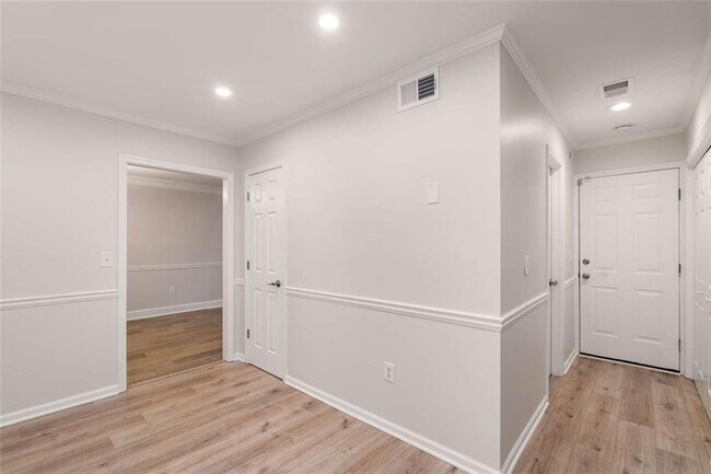 Building Photo - 1053 Standard Dr NE
