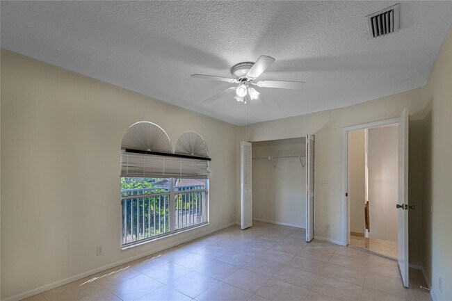 Building Photo - 9901 NW 48th Ct